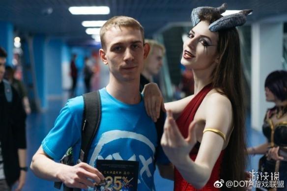 俄罗斯美女cos《Dota2》阿卡莎 翘臀长腿惊艳全场！