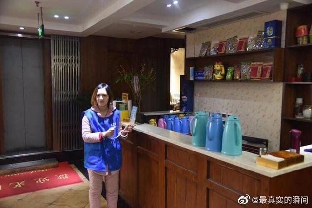 “最美女酒托”出狱后开了家奶茶店，参与拍摄反诈宣传视频