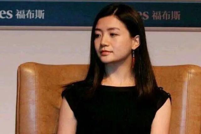 最美女富豪李颖，追随马云10年身价百亿，沉迷豪车不想谈恋爱