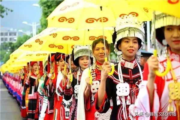 1000名彝族美女在这里演了一场“大秀”，太美了（多图）