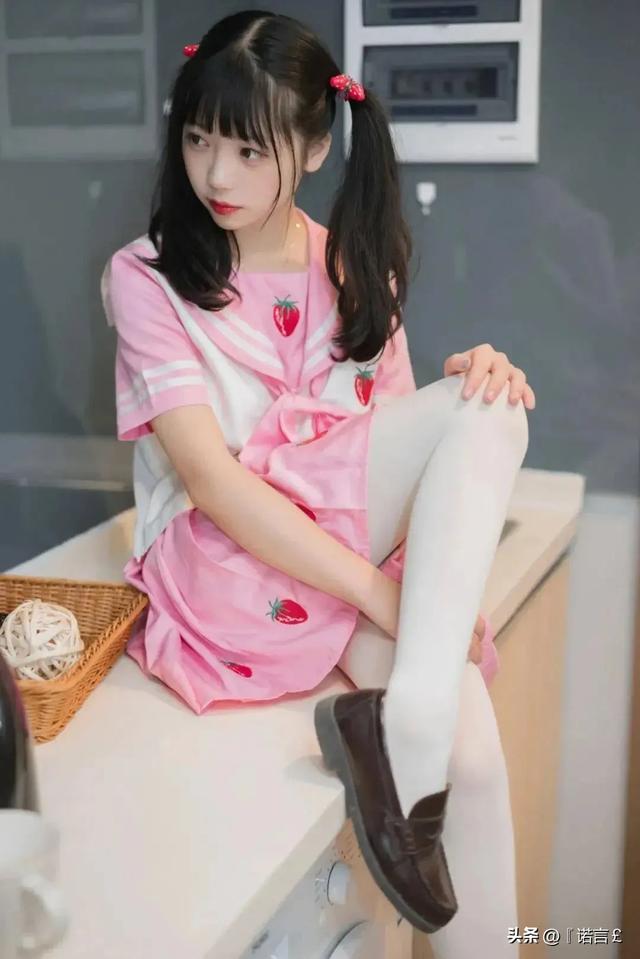 漫展爱穿白丝的美女coser，为啥现实中很少看到？