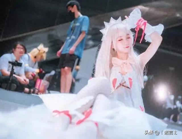 漫展爱穿白丝的美女coser，为啥现实中很少看到？