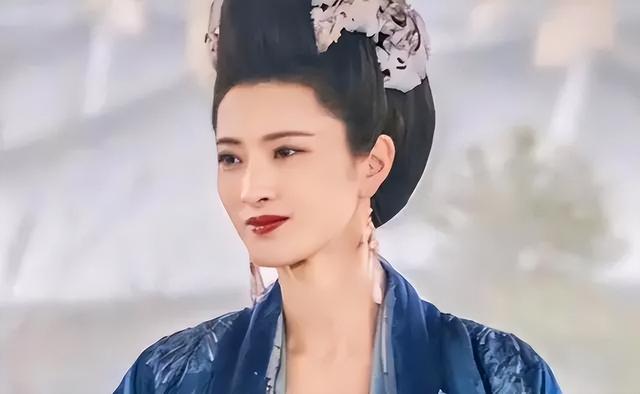 为何美女有硬汉名？探究名字对女星事业的双重影响