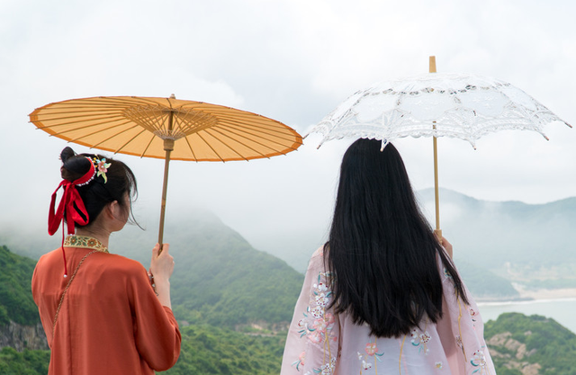 约汉服私人伴游妹子去舟山旅行，在海天一色间欣赏汉服小姐姐的美