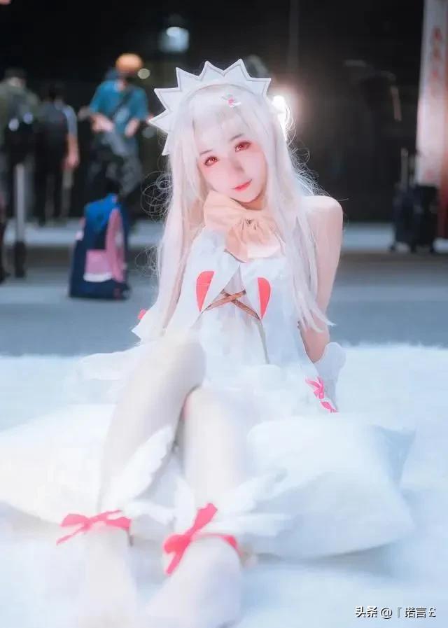 漫展爱穿白丝的美女coser，为啥现实中很少看到？