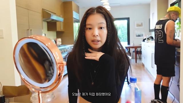 BLACKPINK Jennie美国豪宅曝光大晒豪华级私人泳池、衣帽间