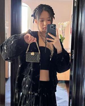 谷物美女(BLACKPINK Jennie美国豪宅曝光大晒豪华级私人泳池、衣帽间)