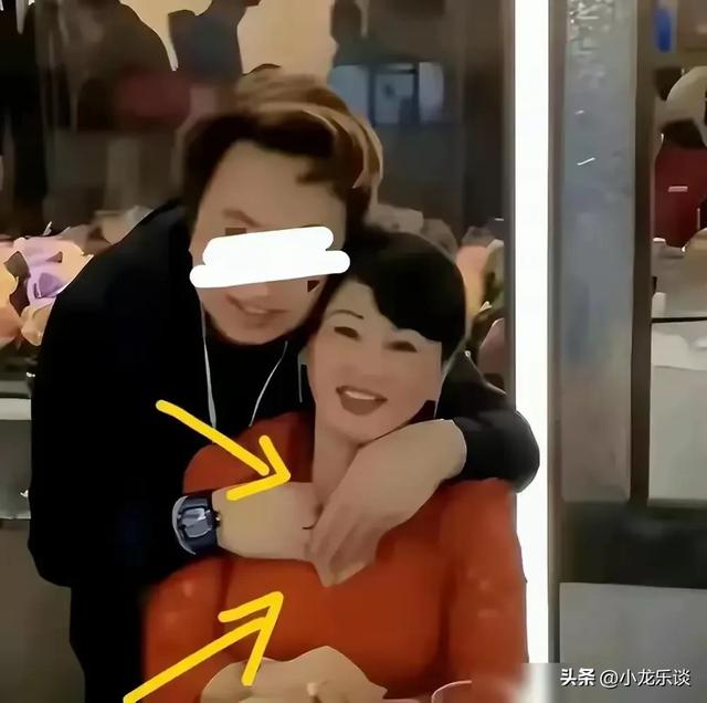 女婿摸着丈母娘胸部拍照，两人关系不简单，令人震惊！