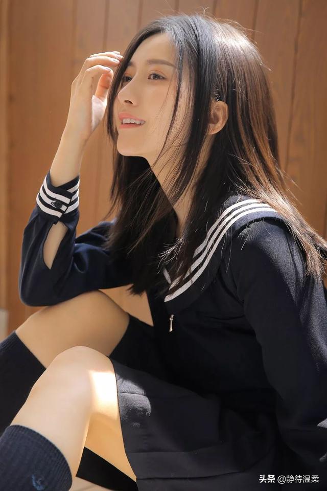 甜美JK制服美女性感写真图片