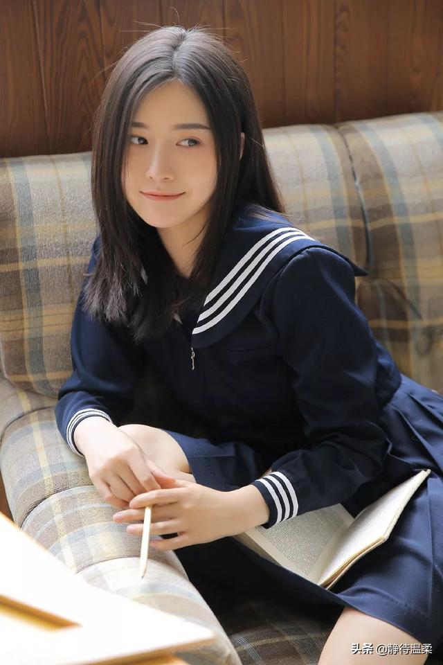 甜美JK制服美女性感写真图片