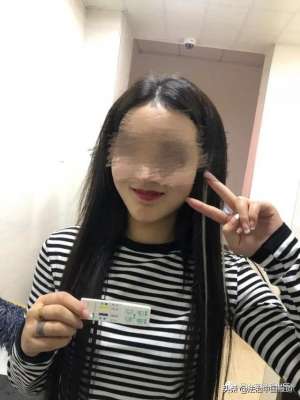 美女吸毒4号(00后美女吸毒被抓对镜头比了个剪刀手)