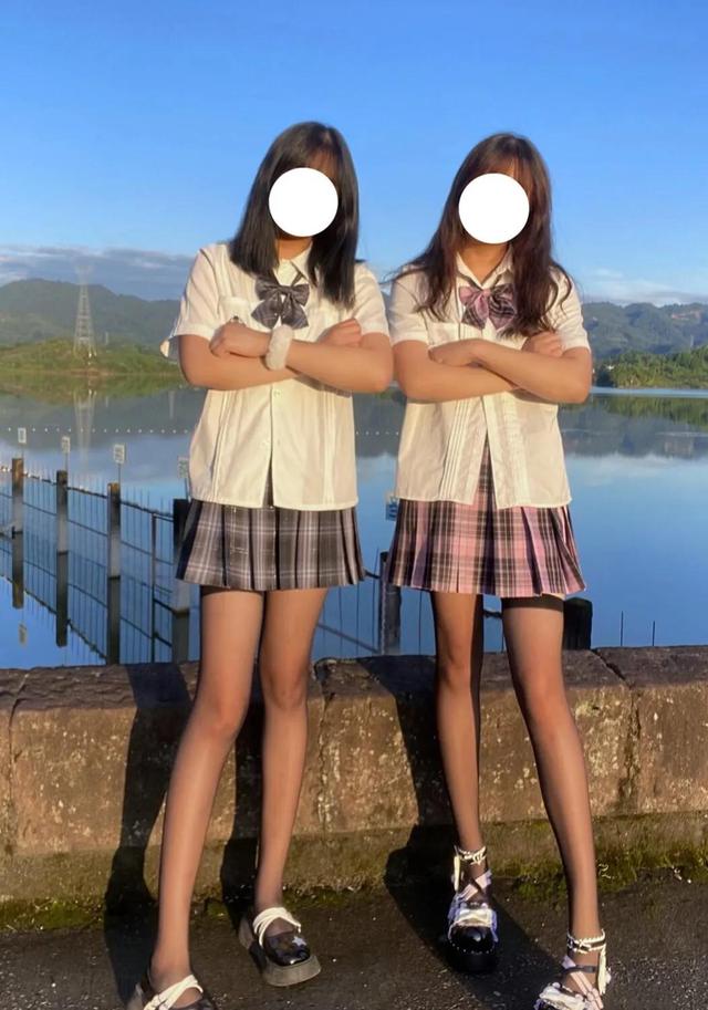 黑丝控图集，性感美女黑丝jk制服