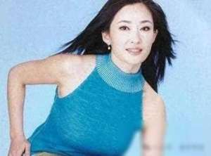 大了美女展阴鲍图(再正常不过的“哺乳”镜头，逼得盖丽丽息影，如今她让你高攀不起)