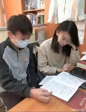 老师美女诱惑学生图片(女教师勾引男学生系列)