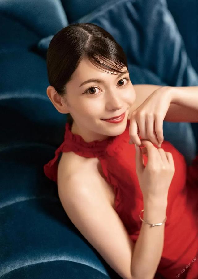 日本女星-Lynn—用声音演绎多彩人生的日本萌妹，性感美女图写真