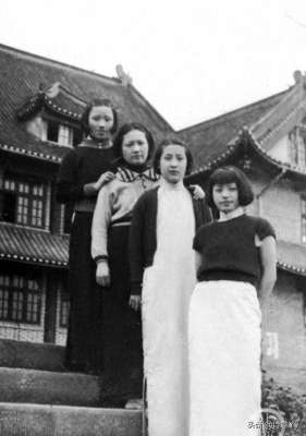 重大出美女(85年前照片里重大校园美女今年105岁，读过五所大学老奶奶厉害呀)