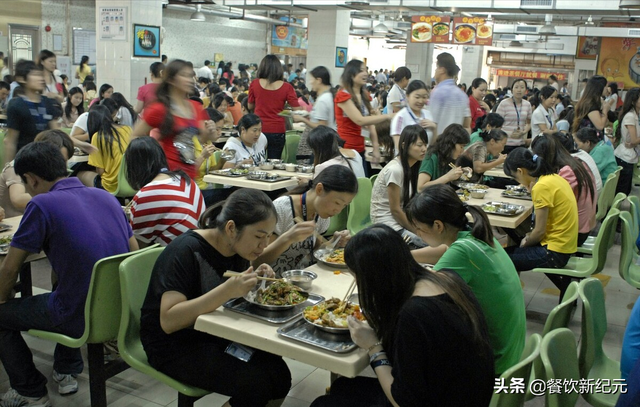 南昌，00后女工饭量大走红，每天吃两大盆，工厂小伙未敢追求