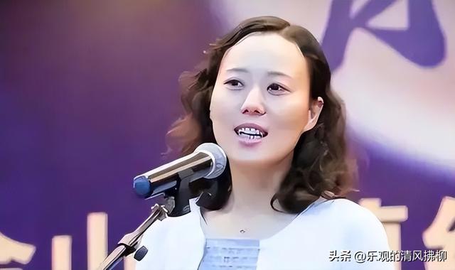 80后美女镇长为敛财出卖色相，被抓后拒不认罪，称自己是学法律的