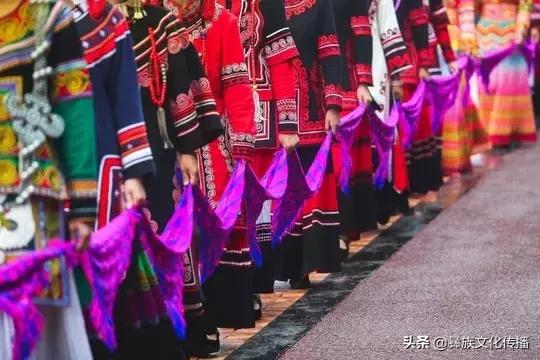 1000名彝族美女在这里演了一场“大秀”，太美了（多图）