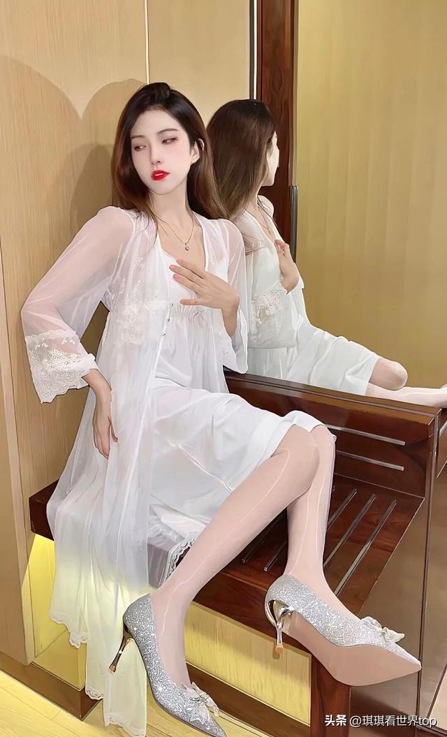 小清爽萝莉美女白嫩清纯鲜艳私房写真