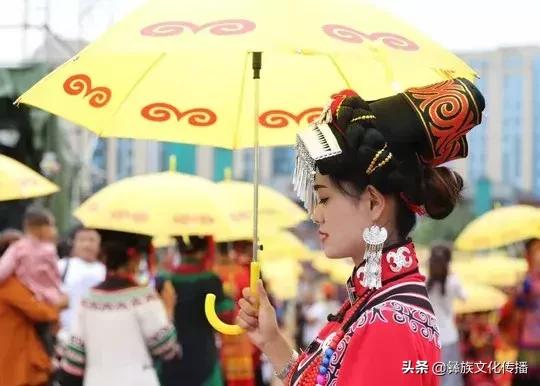 1000名彝族美女在这里演了一场“大秀”，太美了（多图）