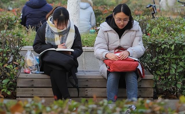 国考事最多，北京考生吐槽国考有女生连续放屁三小时，影响他发挥