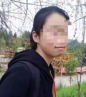 美女劈开腿让男人桶的视频(残忍男子表白被拒，将女同学捅死后自杀)