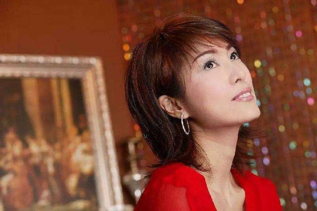 细数80年代TVB的绝色美女：翁美玲真 陈玉莲冷 张曼玉俏 蓝洁瑛靓