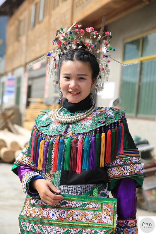 美女在民间，高清镜头下的山里女孩美得纯净