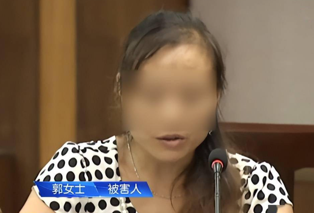 2013年，女教师被人推进窨井后脱光衣物当绳子，求生60小时终得救