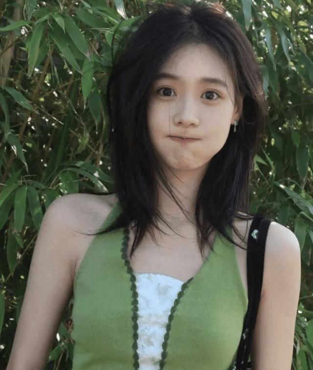 00后重庆美女张昕懿，成都理工大学表演专业，还有这专业？