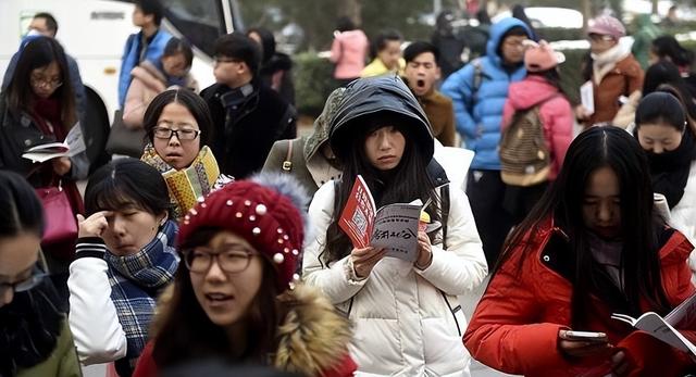 国考事最多，北京考生吐槽国考有女生连续放屁三小时，影响他发挥