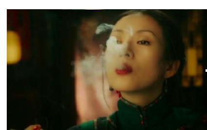 影视剧中抽烟的九位女星，邱淑贞倪妮舒淇太撩，只有她画风不一样