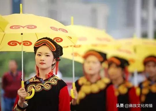 1000名彝族美女在这里演了一场“大秀”，太美了（多图）