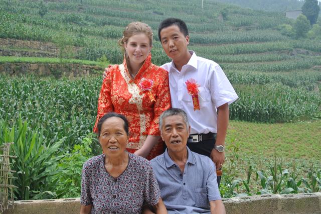 10年前，湖北农村小伙娶爱尔兰美女，生三个混血宝宝，如今怎样了