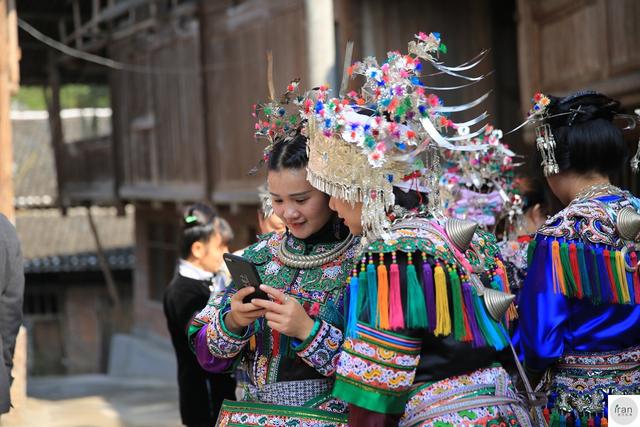 美女在民间，高清镜头下的山里女孩美得纯净