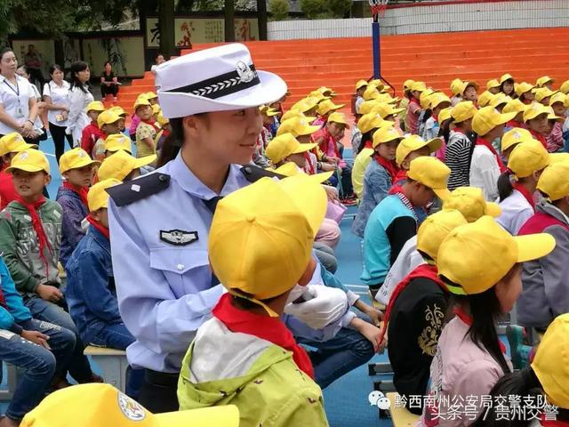 女神来了！贵州警花的美，您都看见了吗？