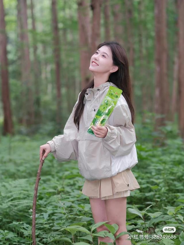 爱笑的清新小美女大家喜欢吗？