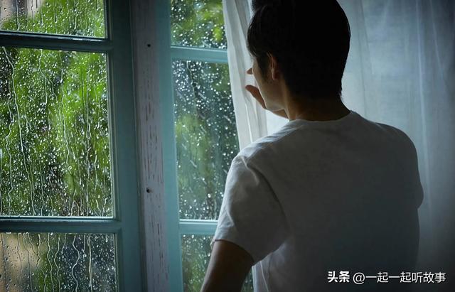 女大学生上班不到半个月，就被拿下了，两个人还确定了恋爱关系